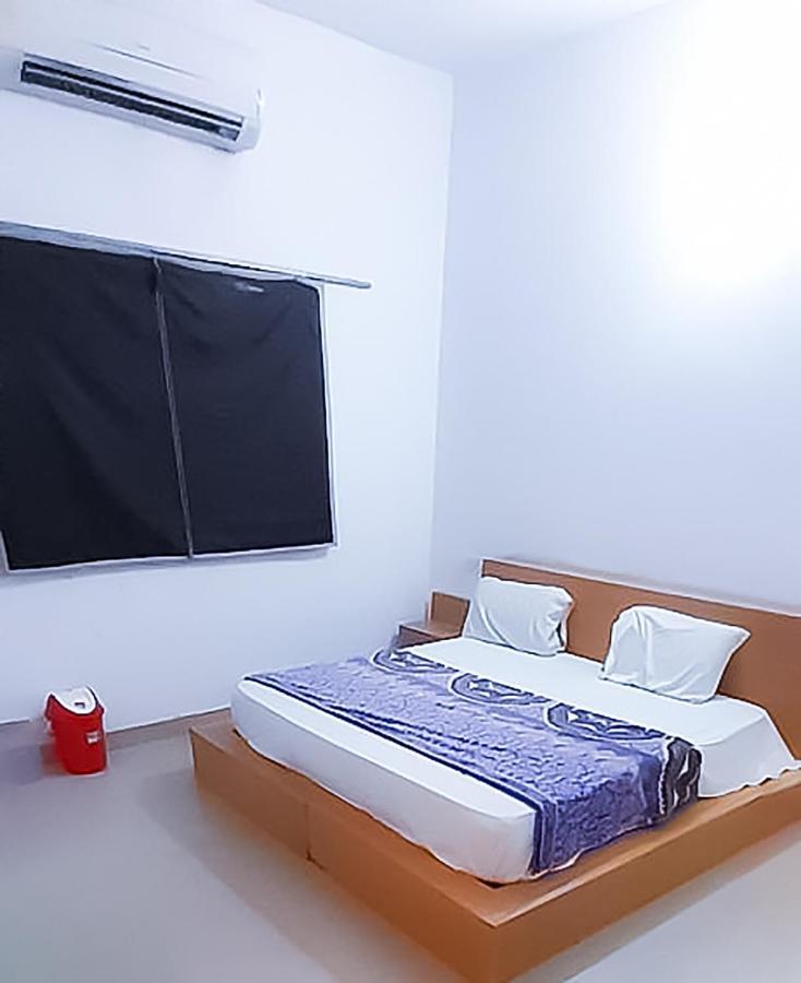 Roomshala 110 Hotel Mulaqaat - Shiv Nadar University Dadri Luaran gambar