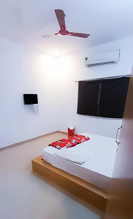 Roomshala 110 Hotel Mulaqaat - Shiv Nadar University Dadri Luaran gambar